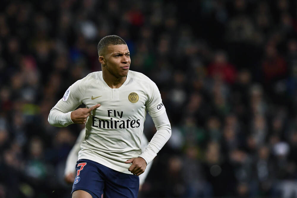 龙赛罗：魔笛带米兰在意甲所向披靡，为什么皇马不再给他一年合同